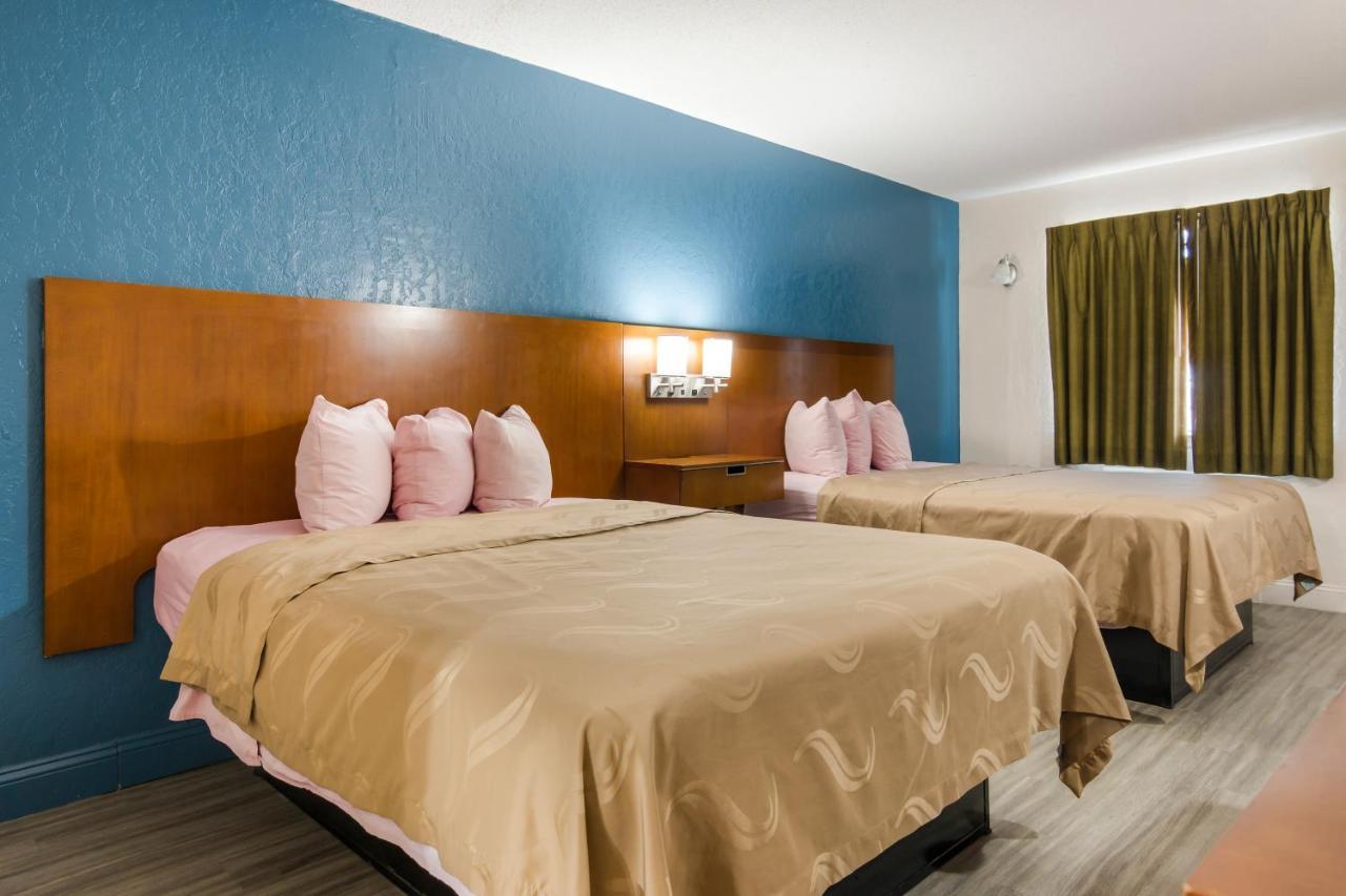 Rodeway Inn Broken Bow-Hochatown Екстериор снимка
