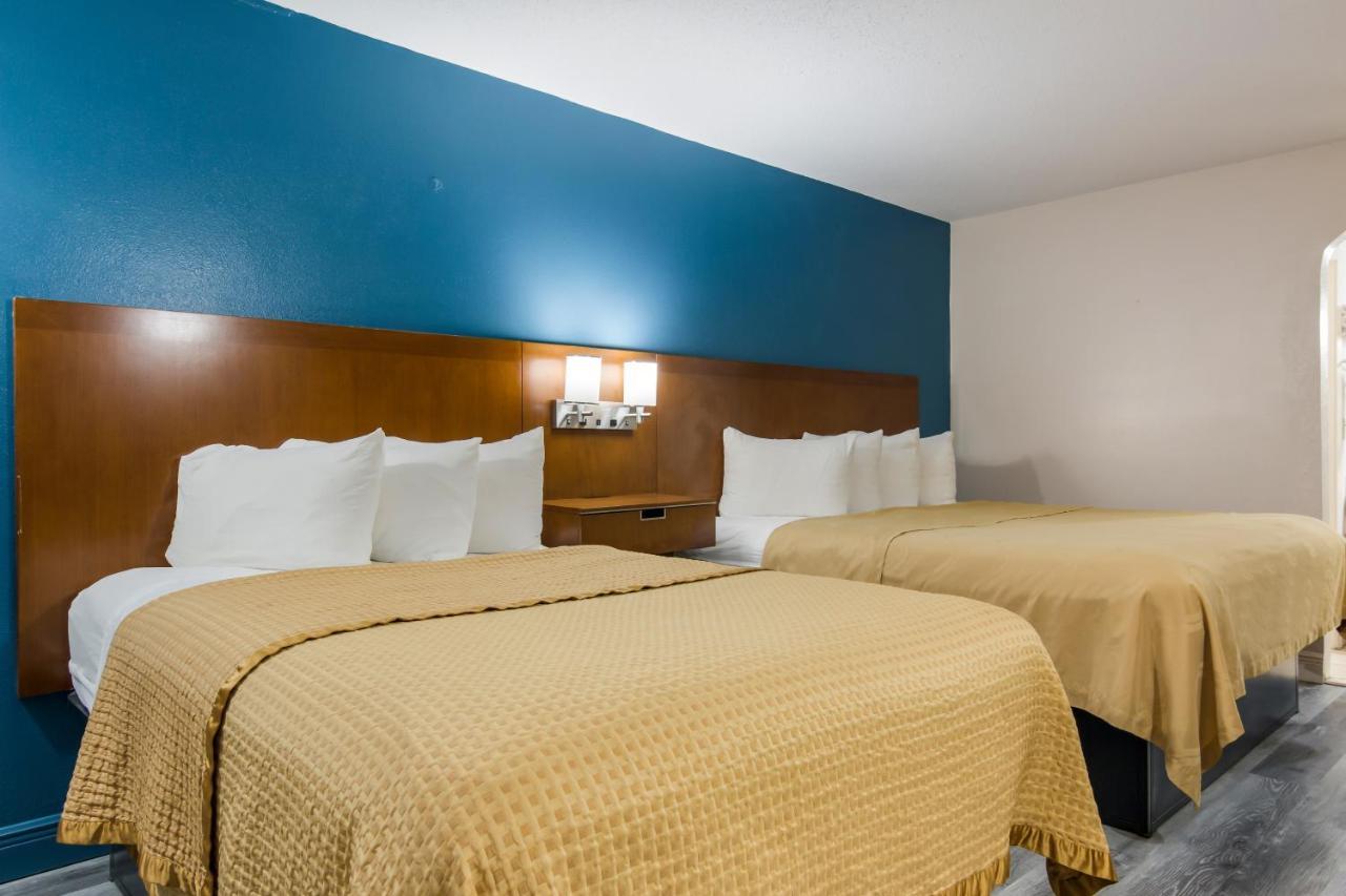 Rodeway Inn Broken Bow-Hochatown Екстериор снимка