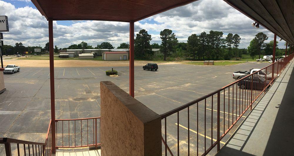 Rodeway Inn Broken Bow-Hochatown Екстериор снимка