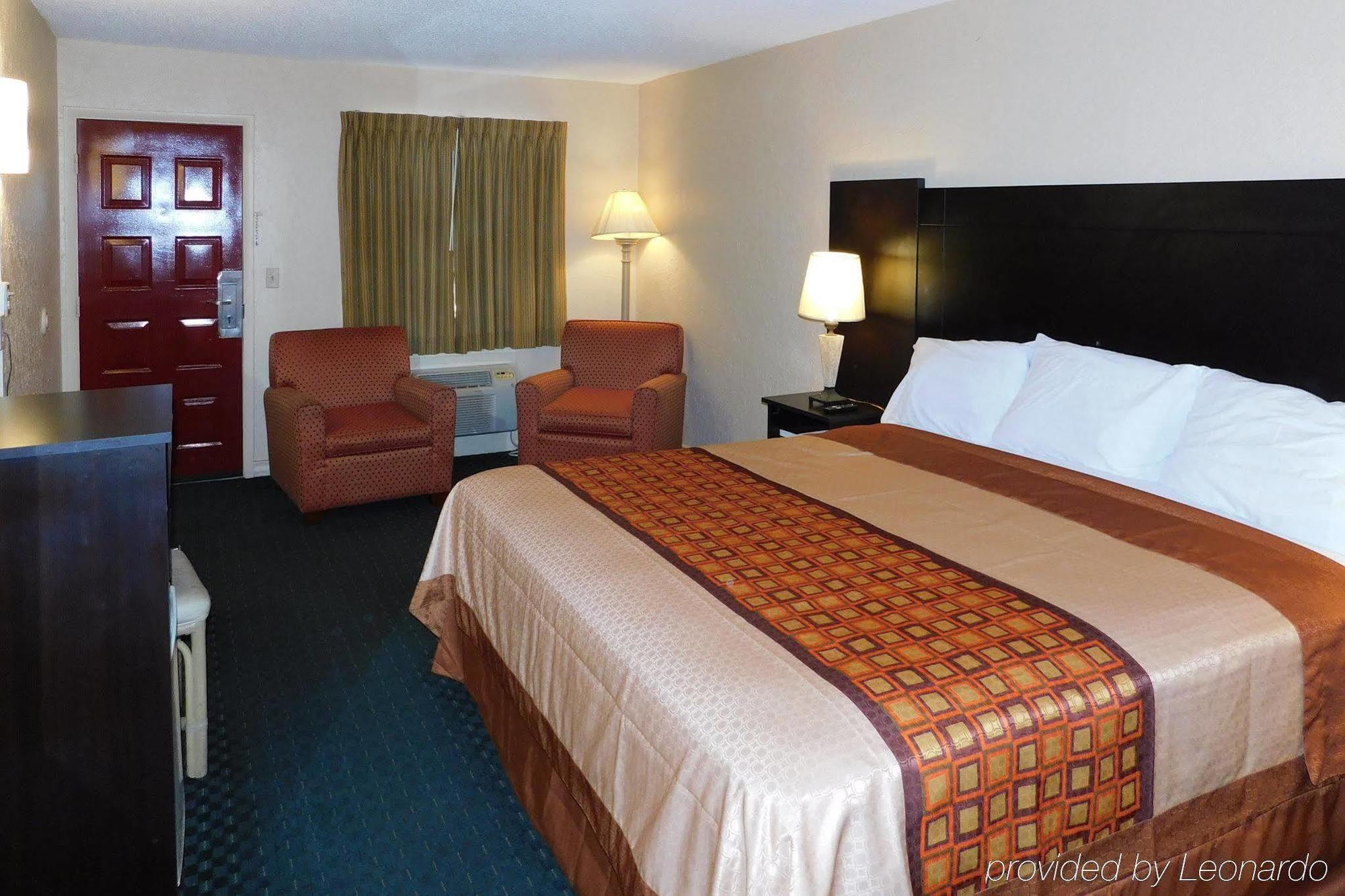 Rodeway Inn Broken Bow-Hochatown Екстериор снимка